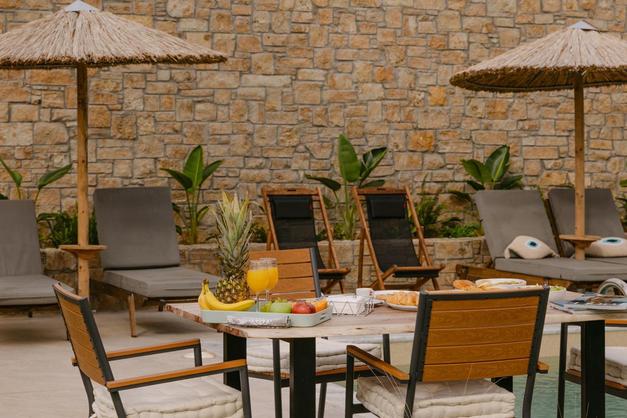 Flamingo View Suites & Villas Неа Потидея Екстериор снимка