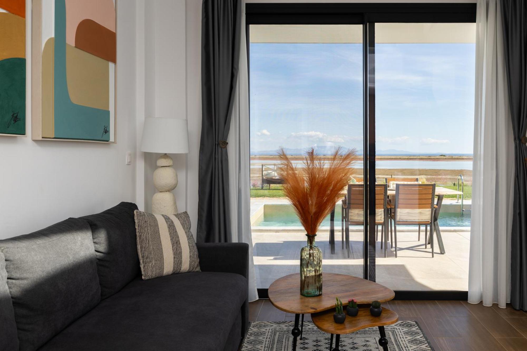 Flamingo View Suites & Villas Неа Потидея Екстериор снимка