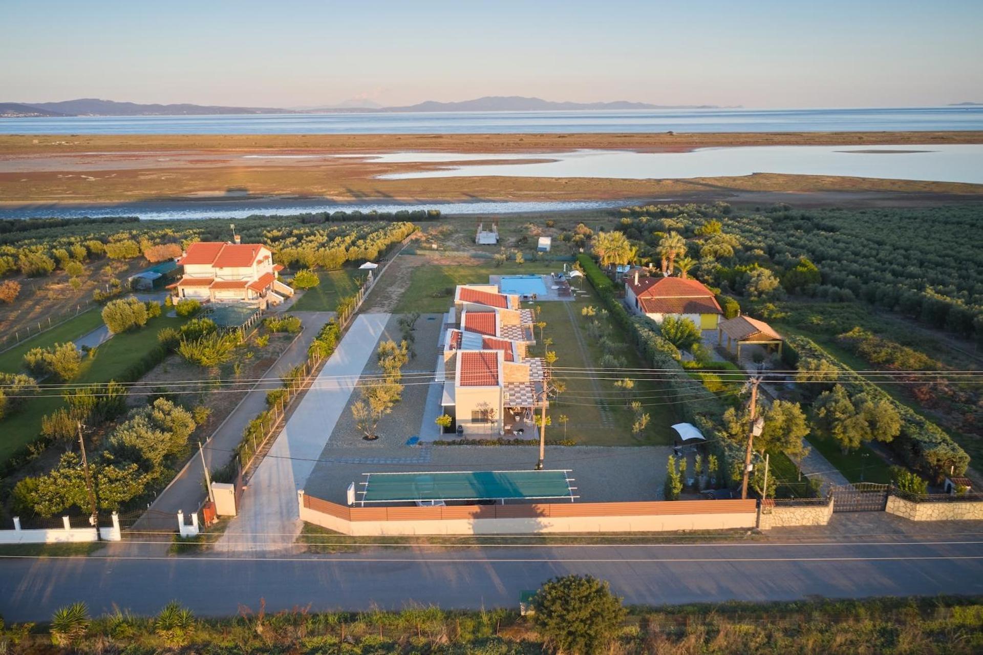 Flamingo View Suites & Villas Неа Потидея Екстериор снимка