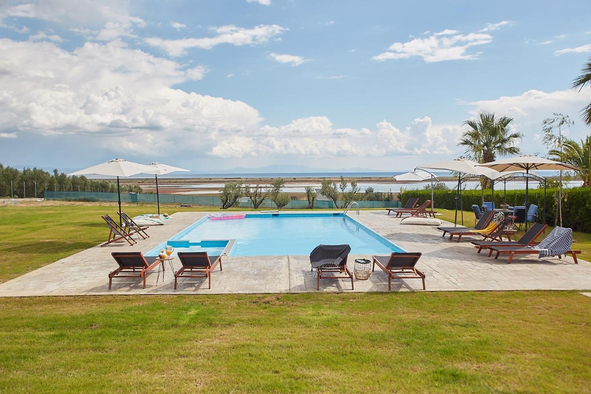 Flamingo View Suites & Villas Неа Потидея Екстериор снимка