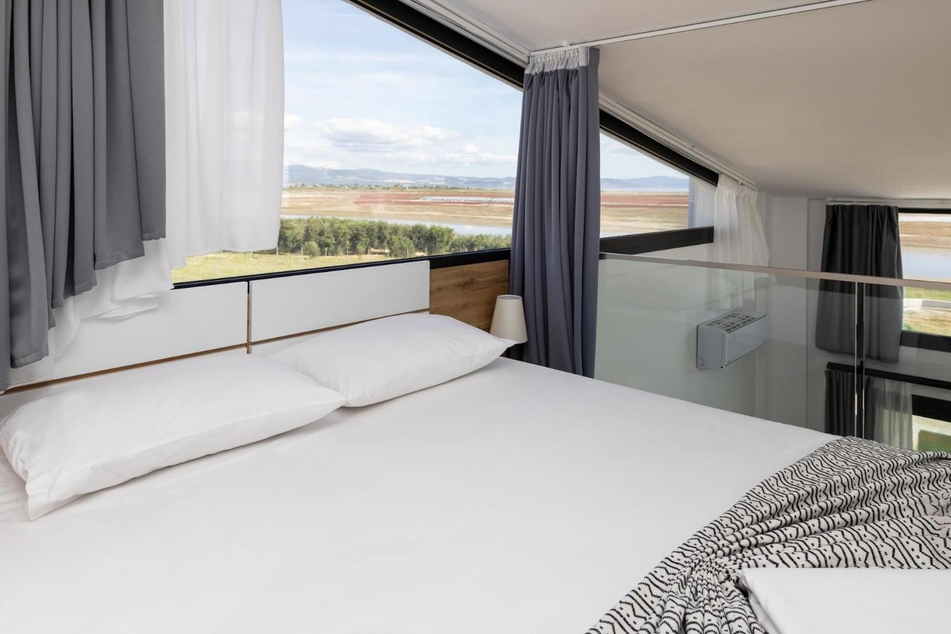 Flamingo View Suites & Villas Неа Потидея Екстериор снимка